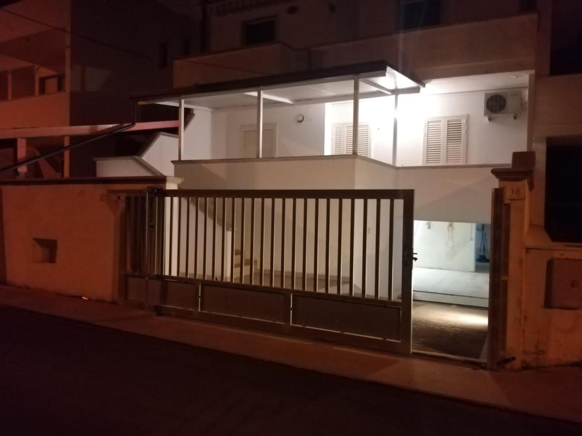 לידו מריני Villa Ticia A 100 Metri Dalla Spiaggia Con Parcheggio Privato מראה חיצוני תמונה